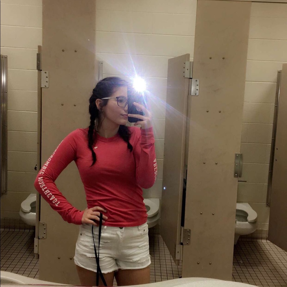 Meet your Posher, Micayla